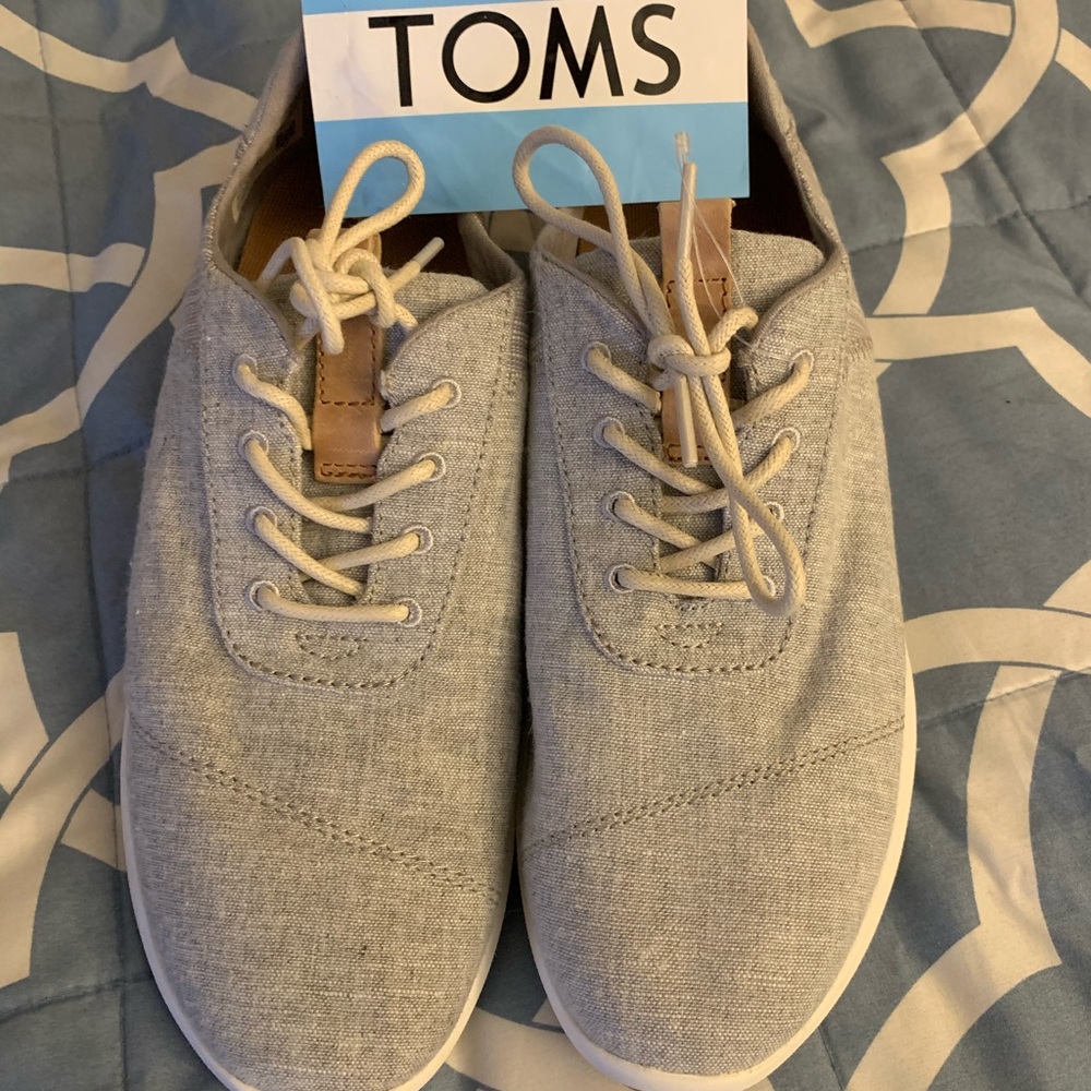 Toms